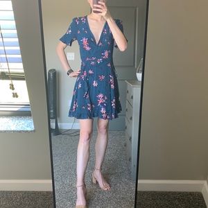 Size small womens Lulu’s wrap dress worn once!